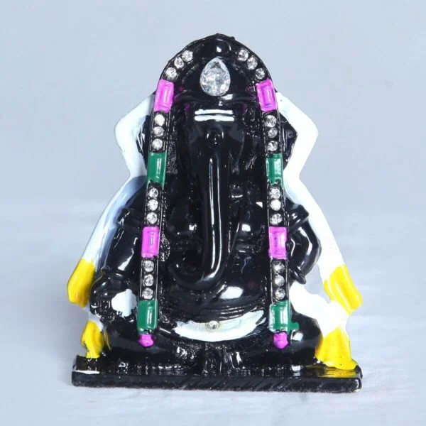 Pillayarpatti-Vinayagar-Idol-For-Car-Dashboard-600x600-1